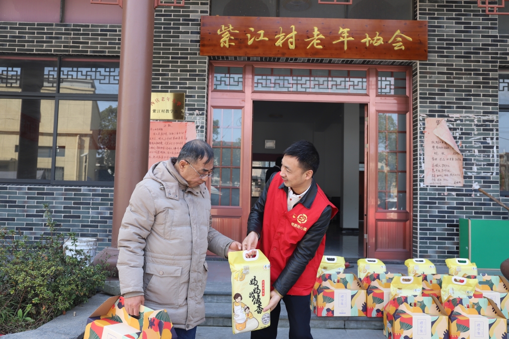 暖春意,敬老情-时博(中国多年坚持慰问孤寡老人